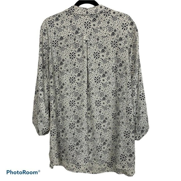 Pleione Blouse Button 3/4 Sleeve V-Neck Popover‎ - Picture 4 of 7
